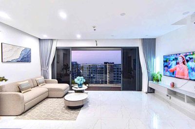Rent a three-room Diamond Alanta Plus 117 meters.