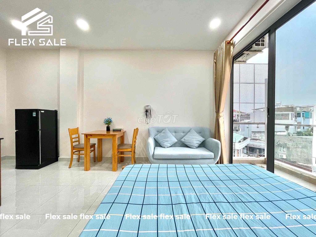 - The apartment - Studio - The Public Book Door - It's near the Phú Nhuận Falls.