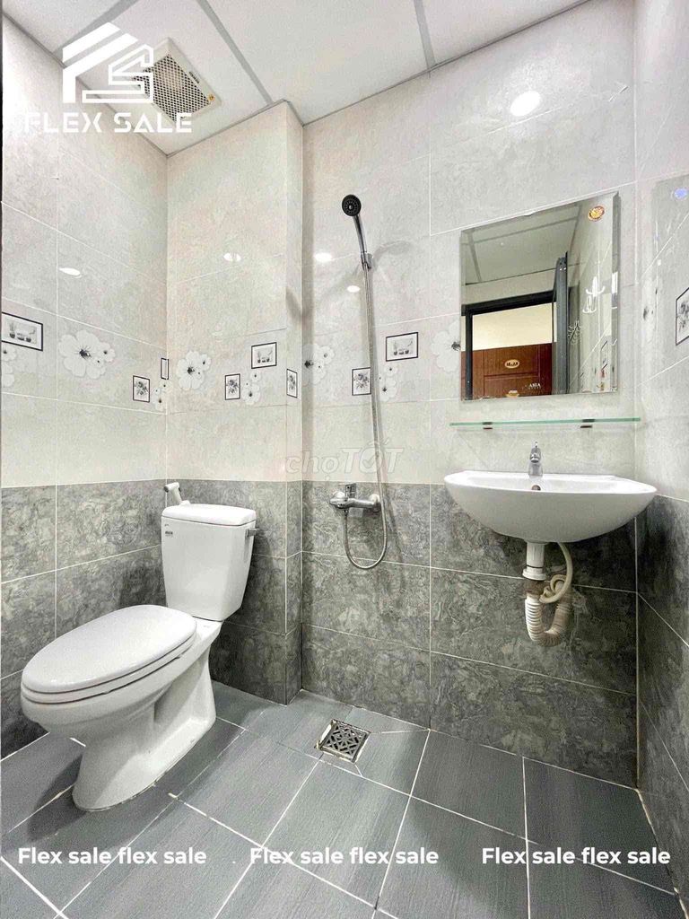 - The apartment - Studio - The Public Book Door - It's near the Phú Nhuận Falls.