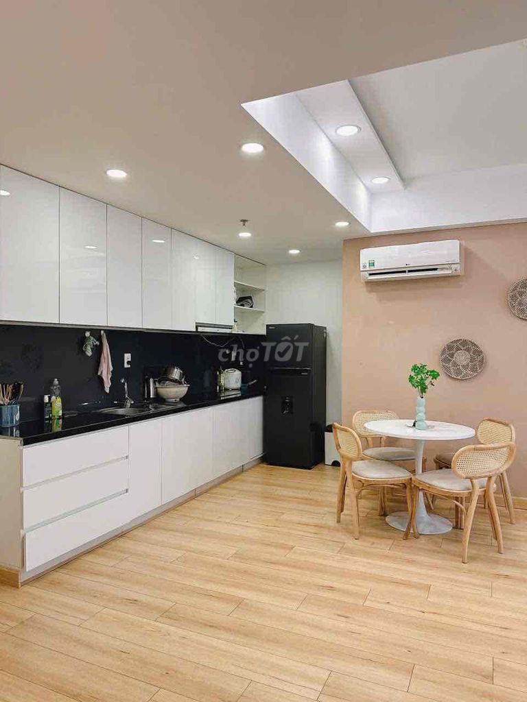 A state-of-the-art bedroom system near the most painted airport in Tân Bình.