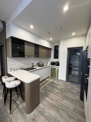 Rent Diamond Centers at 120 meters.