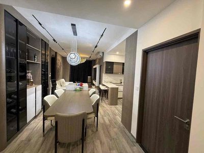 Rent Diamond Centers at 120 meters.