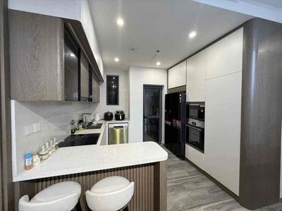Rent Diamond Centers at 120 meters.