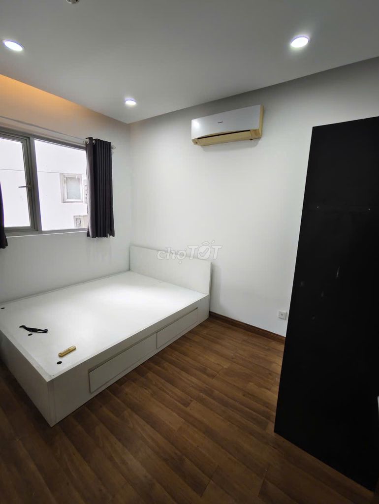 Renting the big Ruby 3 bedroom 2 toilet 1 .98 m2 has enough furniture for 14 million a month
