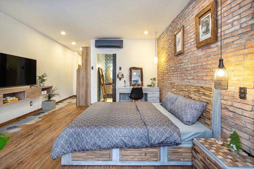 High-level studio chain - 7th quarter Tân Bình district.