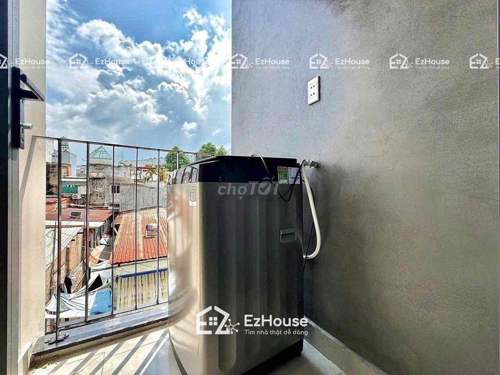 The full-salt balcony studio apartment, the 100 percent new washing machine window.