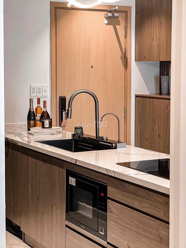 The owner quickly rented the M-One apartment 2 bedroom 2 bathroom 68 m2 high-end furniture
