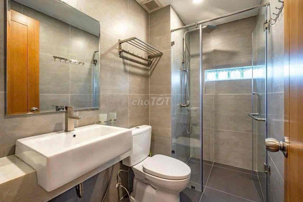 Rent the apartment one bedroom/studio senior in Tân Bình County.