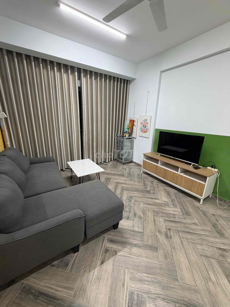 Rent three bedrooms. Two toilets. There's an apartment.