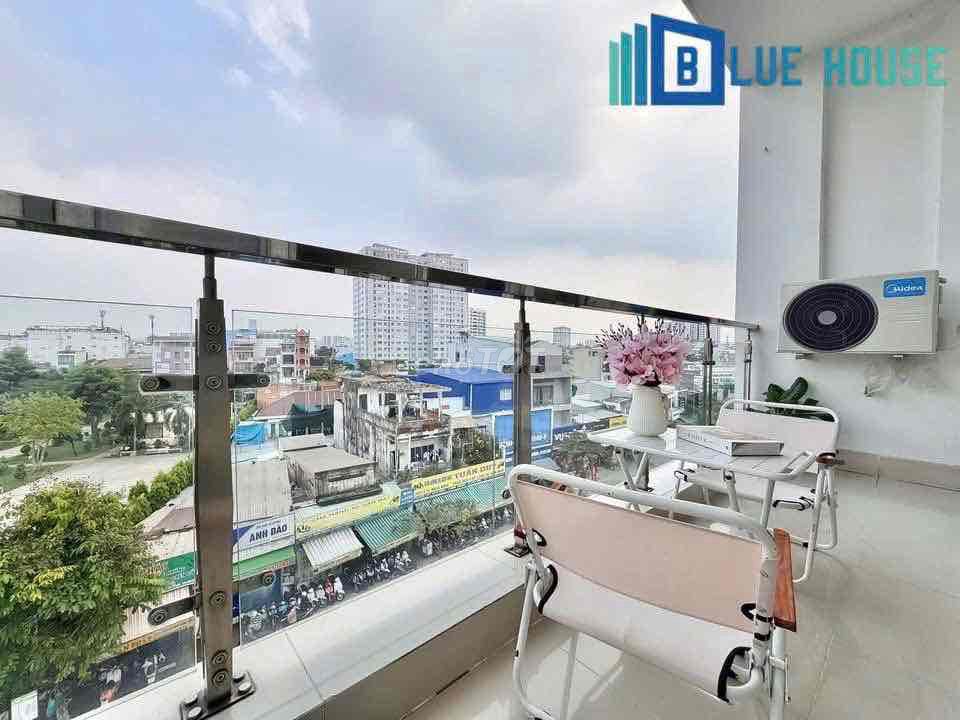 The new two bedrooms are super modern, right in the Partheto park.