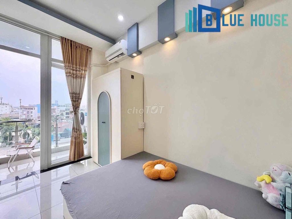 The new two bedrooms are super modern, right in the Partheto park.