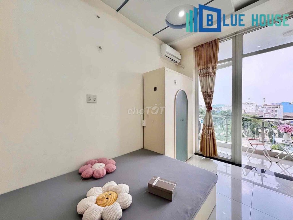 The new two bedrooms are super modern, right in the Partheto park.