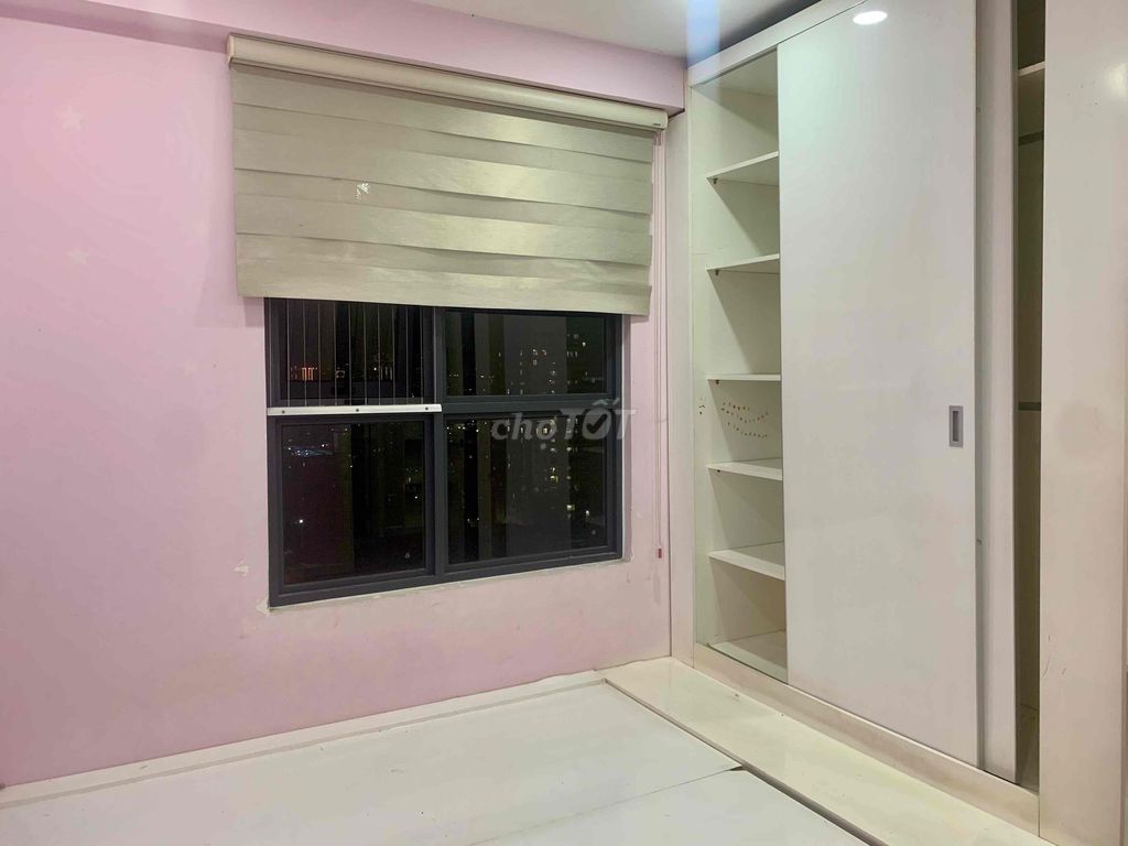 It's the owner who rented an M-One apartment 2 bedroom 2 to the 68 m full interior room, inside immediately