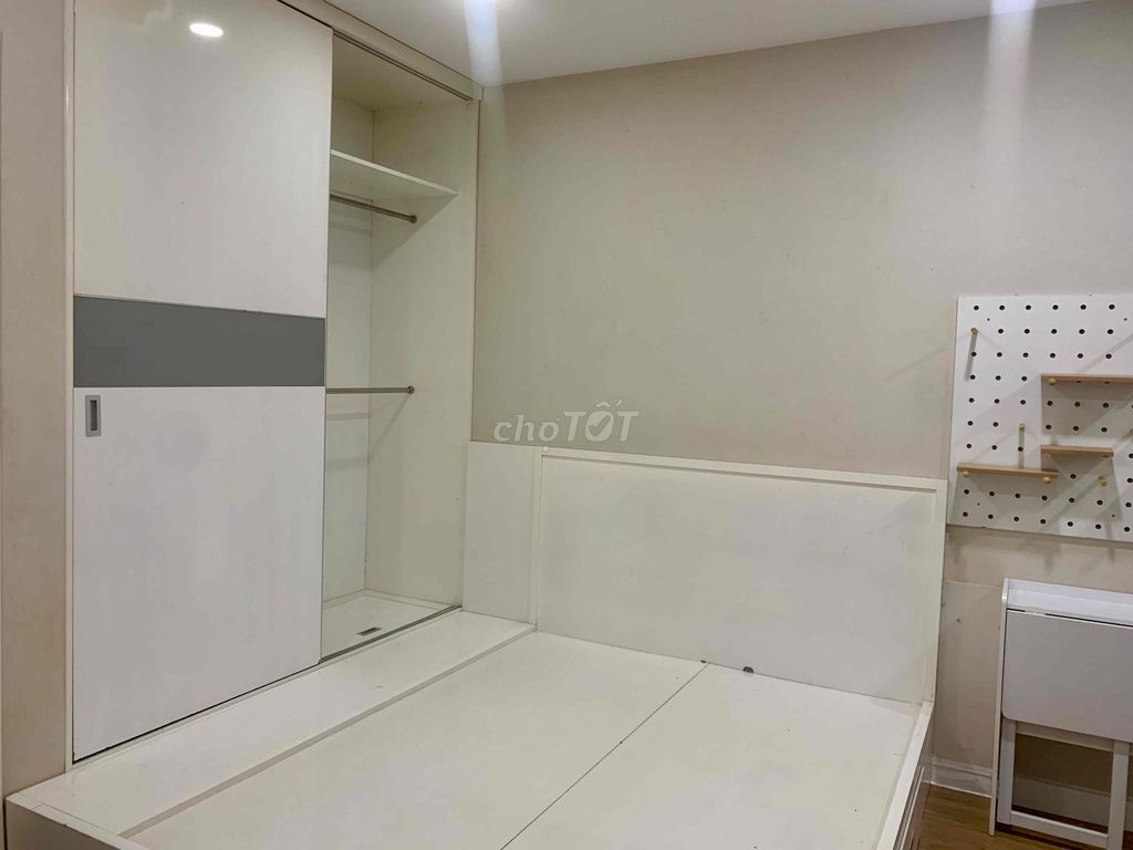 It's the owner who rented an M-One apartment 2 bedroom 2 to the 68 m full interior room, inside immediately