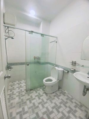 The interior room is five minutes from the location.