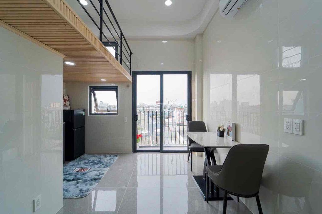 Opening a senior mini apartment in the middle of a four-class shower.