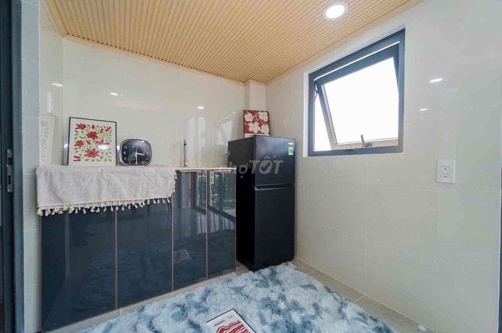 Opening a senior mini apartment in the middle of a four-class shower.