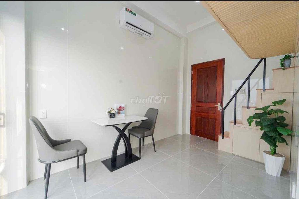 Opening a senior mini apartment in the middle of a four-class shower.