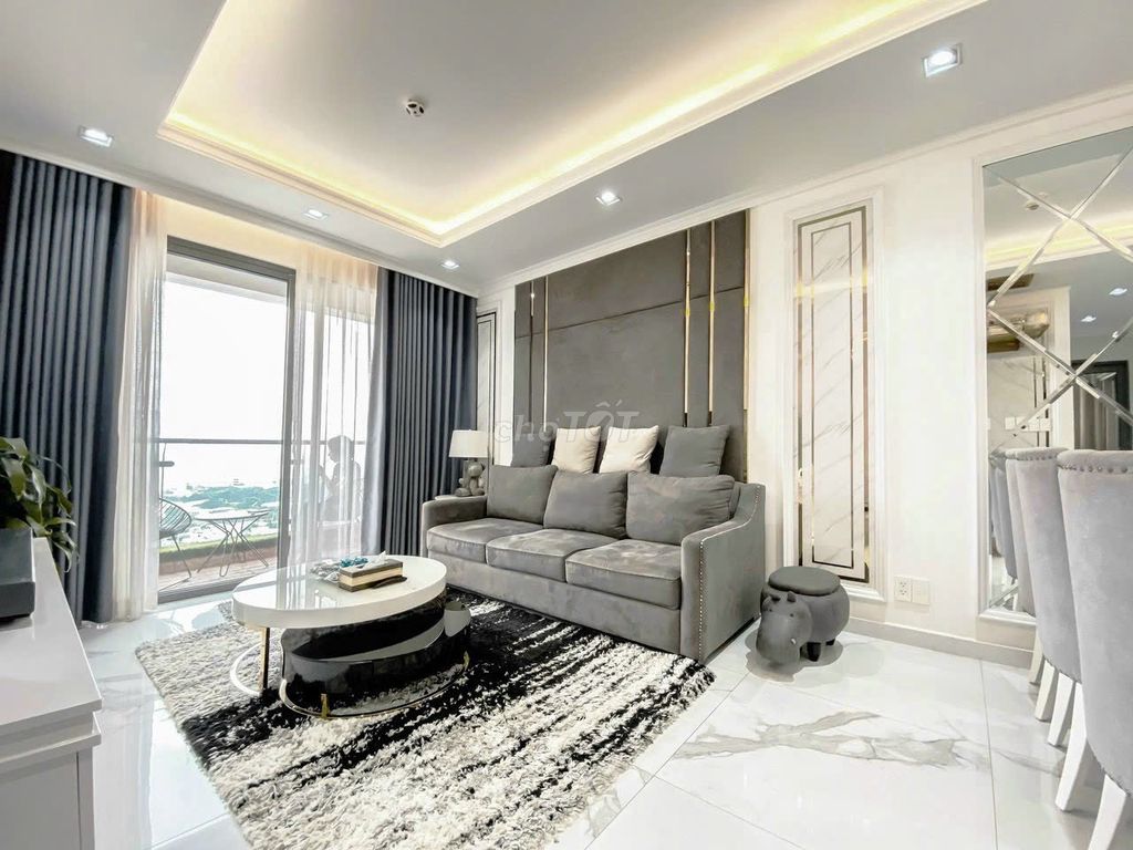 Got a lot of Gold View apartments. Two bedrooms, three bedrooms.