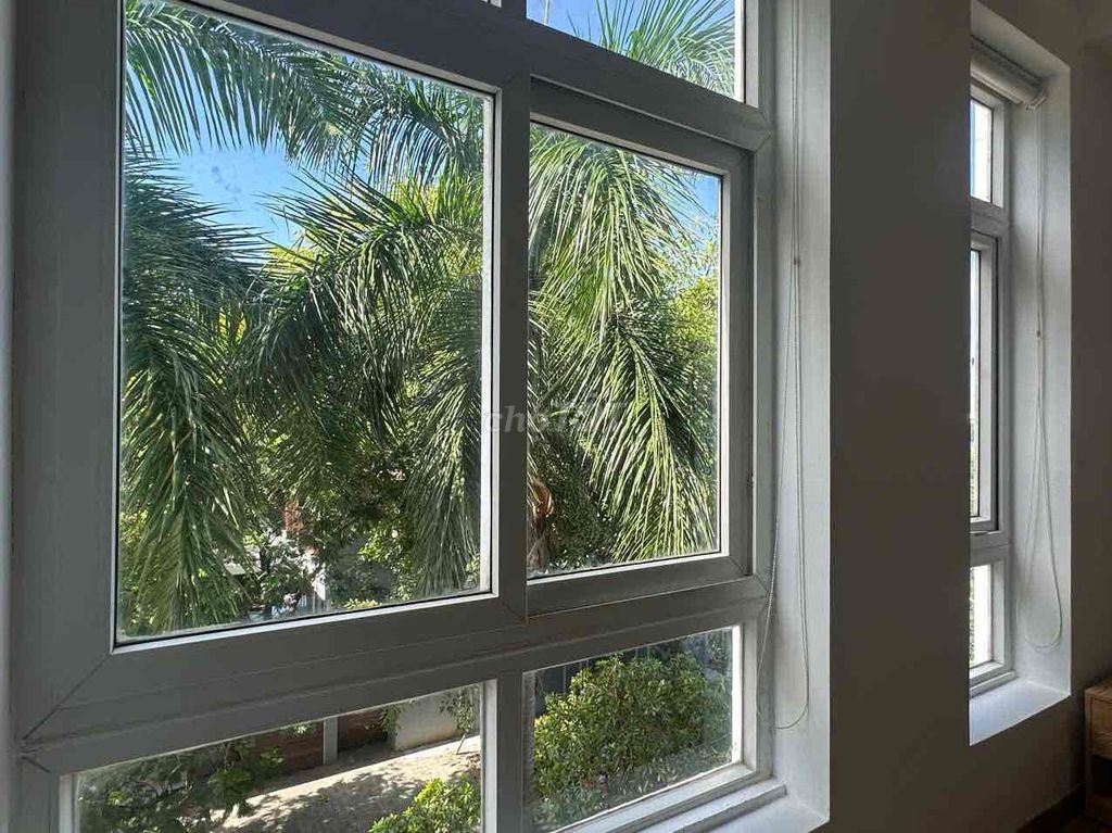 Open the two bedrooms. Large windows.