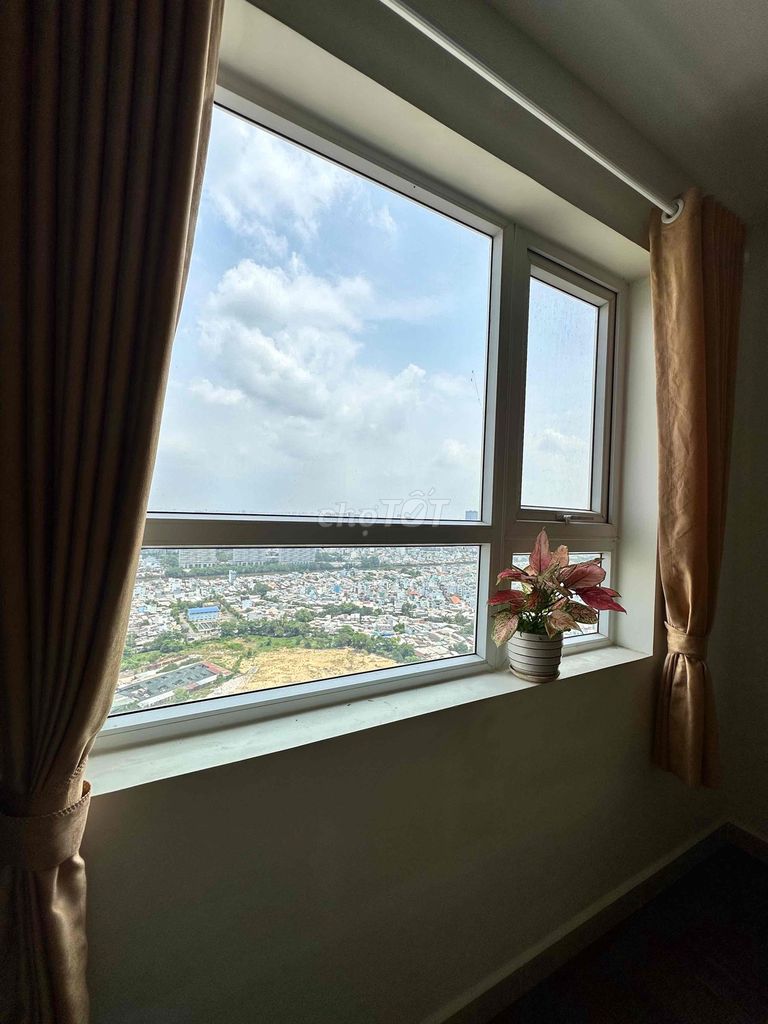 The owner needs to rent Topaz Elite apartments in District 8 right over Aeon Mall.