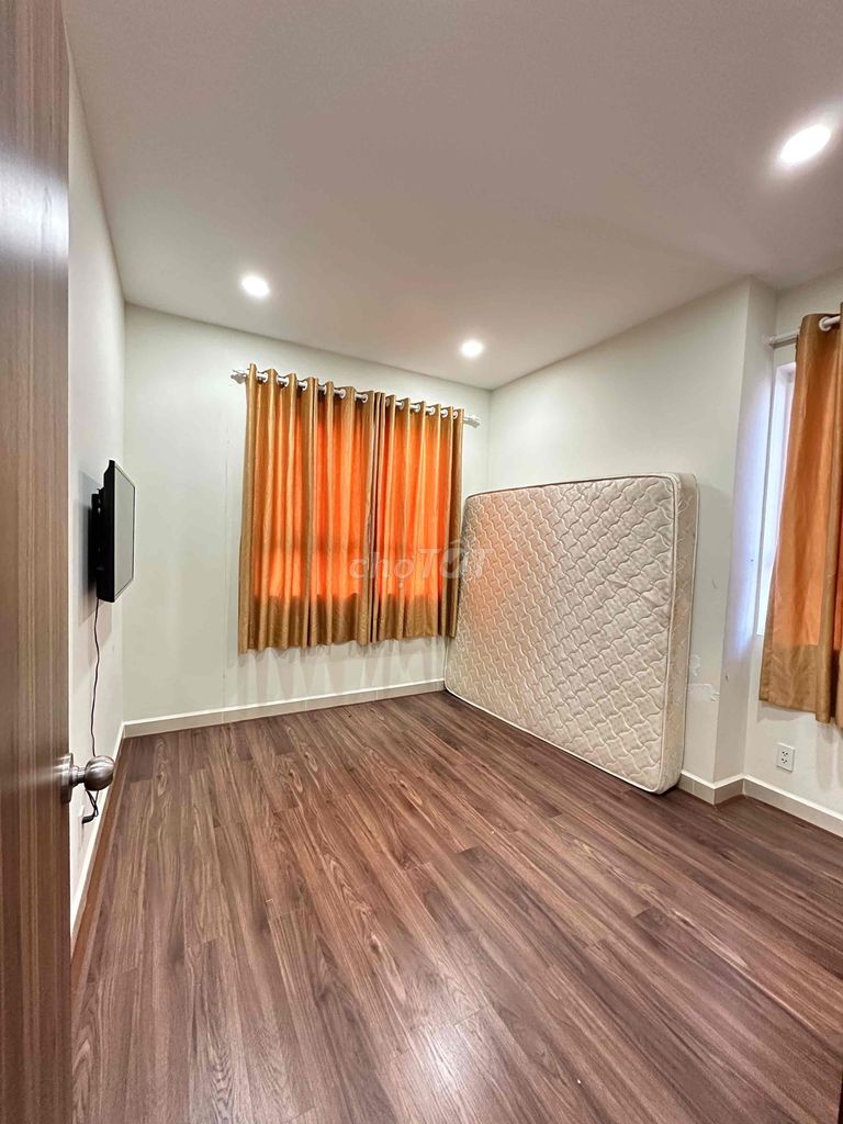 The owner needs to rent Topaz Elite apartments in District 8 right over Aeon Mall.