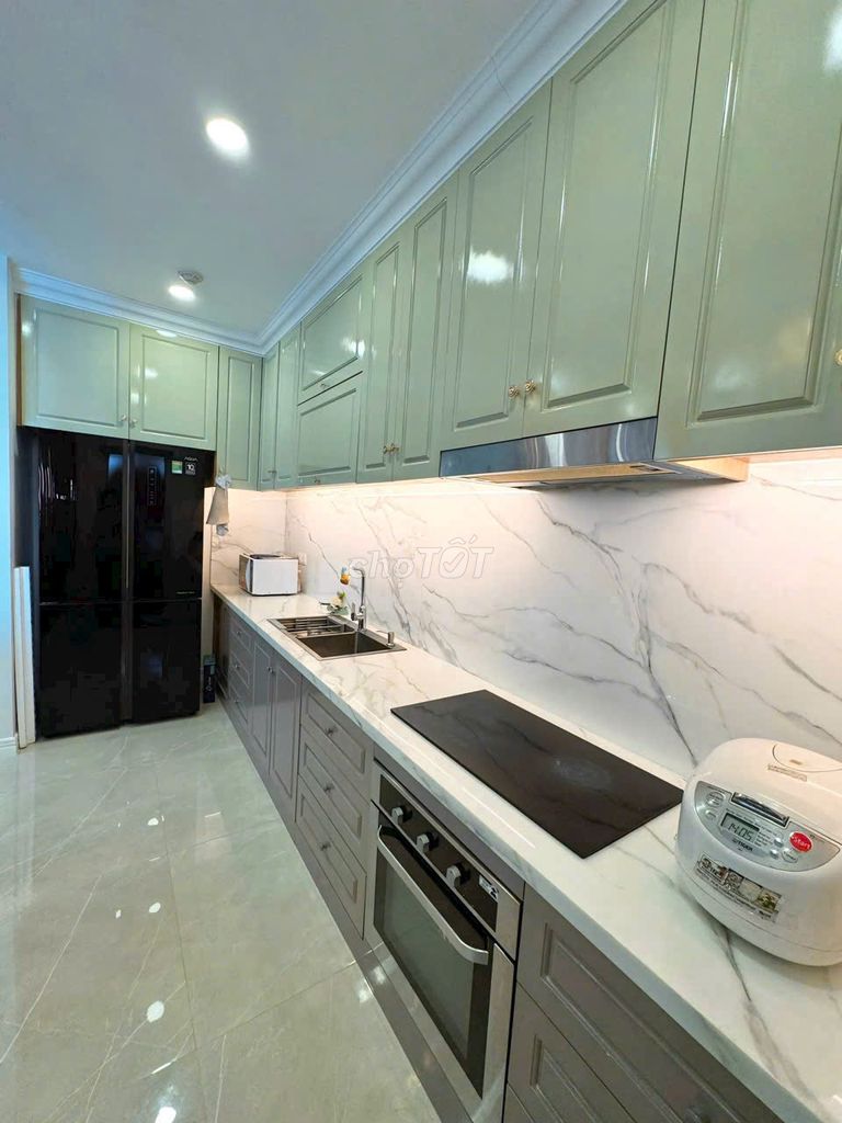 Rent the sunrise City apartment. A two-room bedroom. Three-room nice.