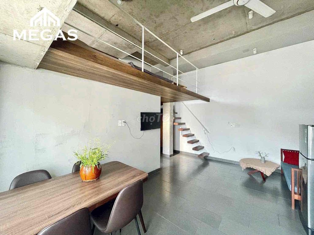 Super Design Special right here, Hai Bà Trưng, full interior.
