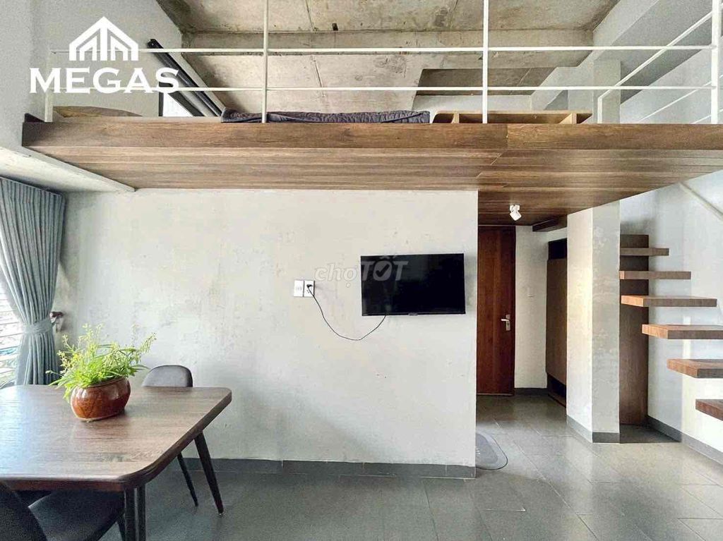 Super Design Special right here, Hai Bà Trưng, full interior.