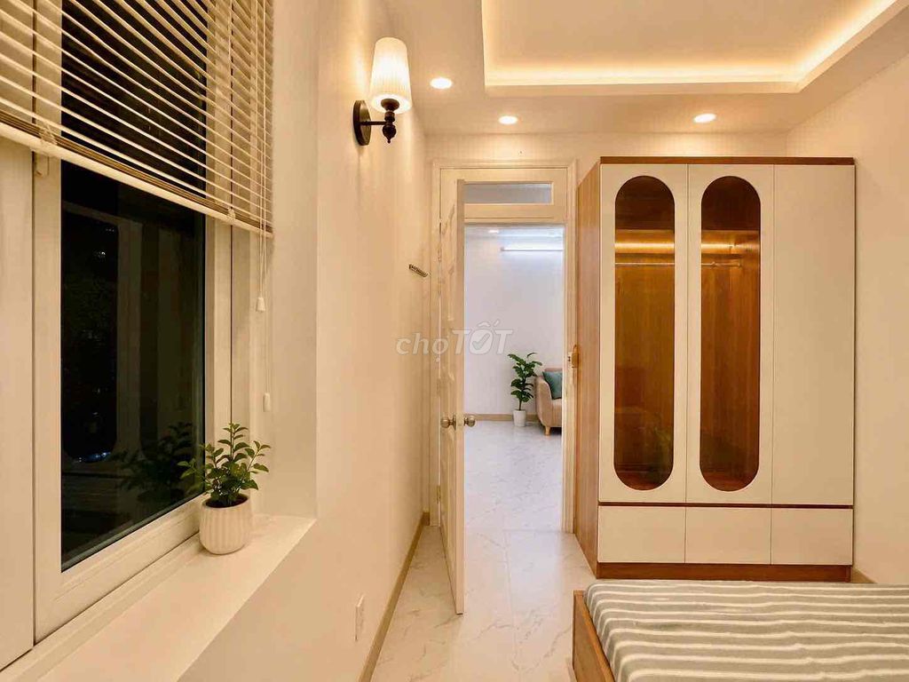 Two bedrooms, private washing machine right in Etown tb.