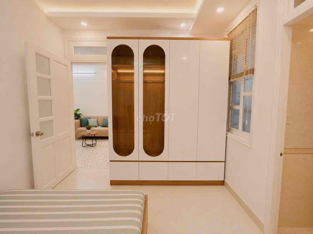 Two bedrooms, private washing machine right in Etown tb.
