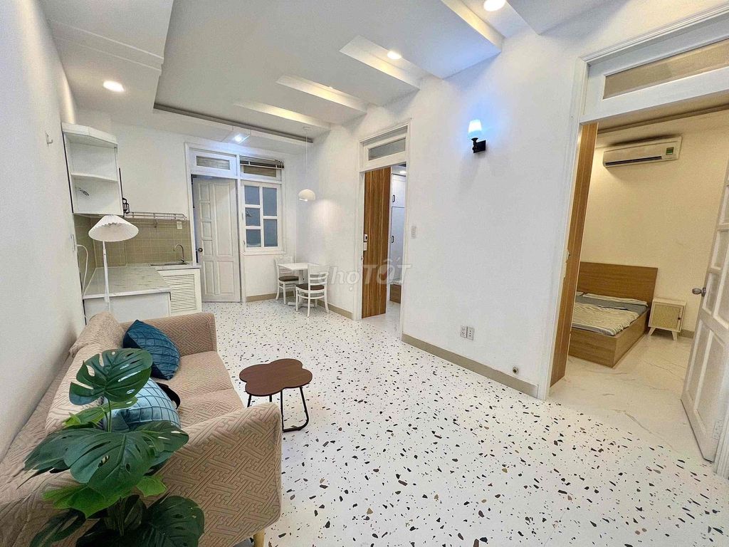 Two bedrooms, private washing machine right in Etown tb.