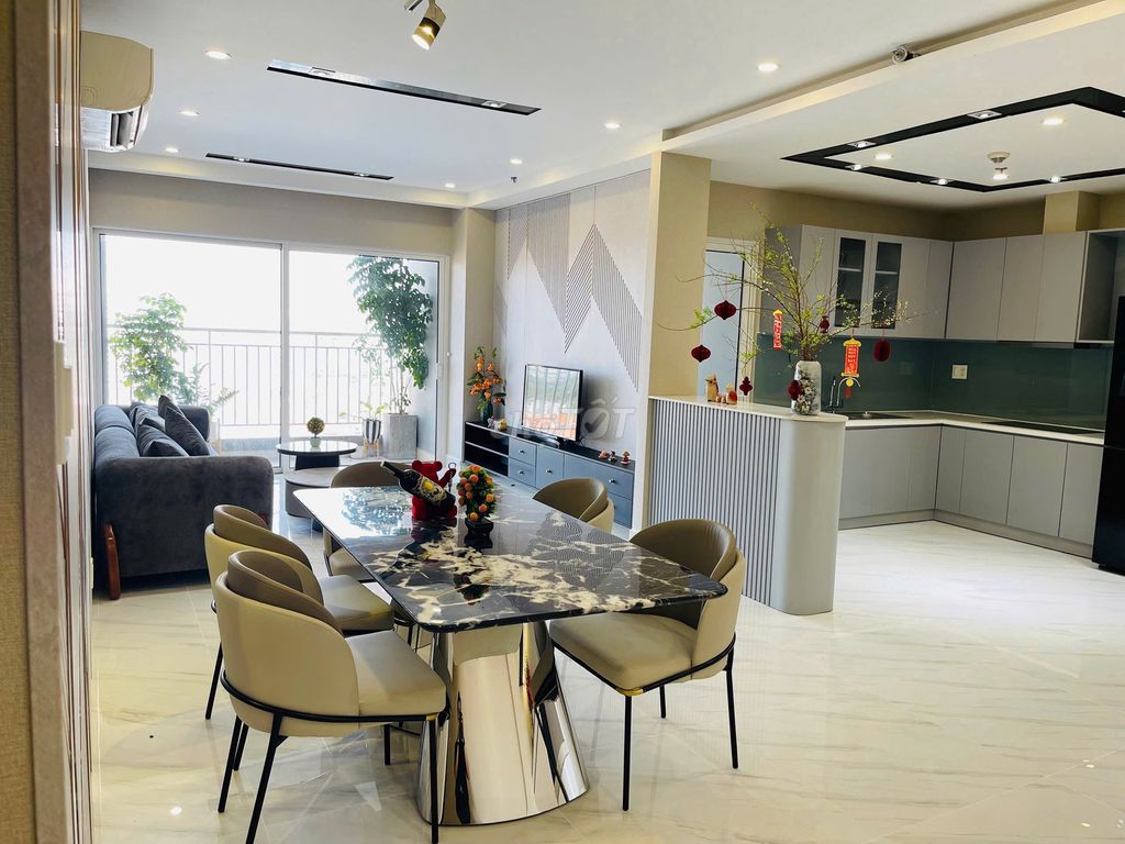 Rent many Sunrise CityView apartments. One bedroom. Two bedrooms.