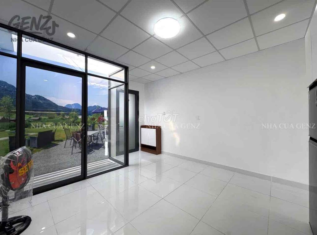 A fully-intended apartment. A super-high roof bedroom right at Lê Văn Sỹ.