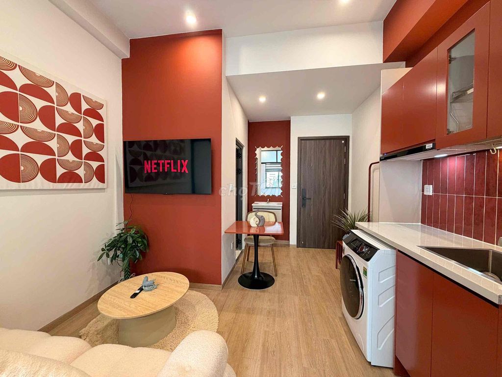 Rent the New Guardian of Fullland District 4 near the University of Law.
