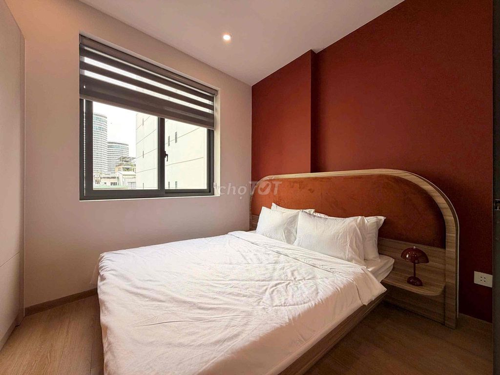 Rent the New Guardian of Fullland District 4 near the University of Law.