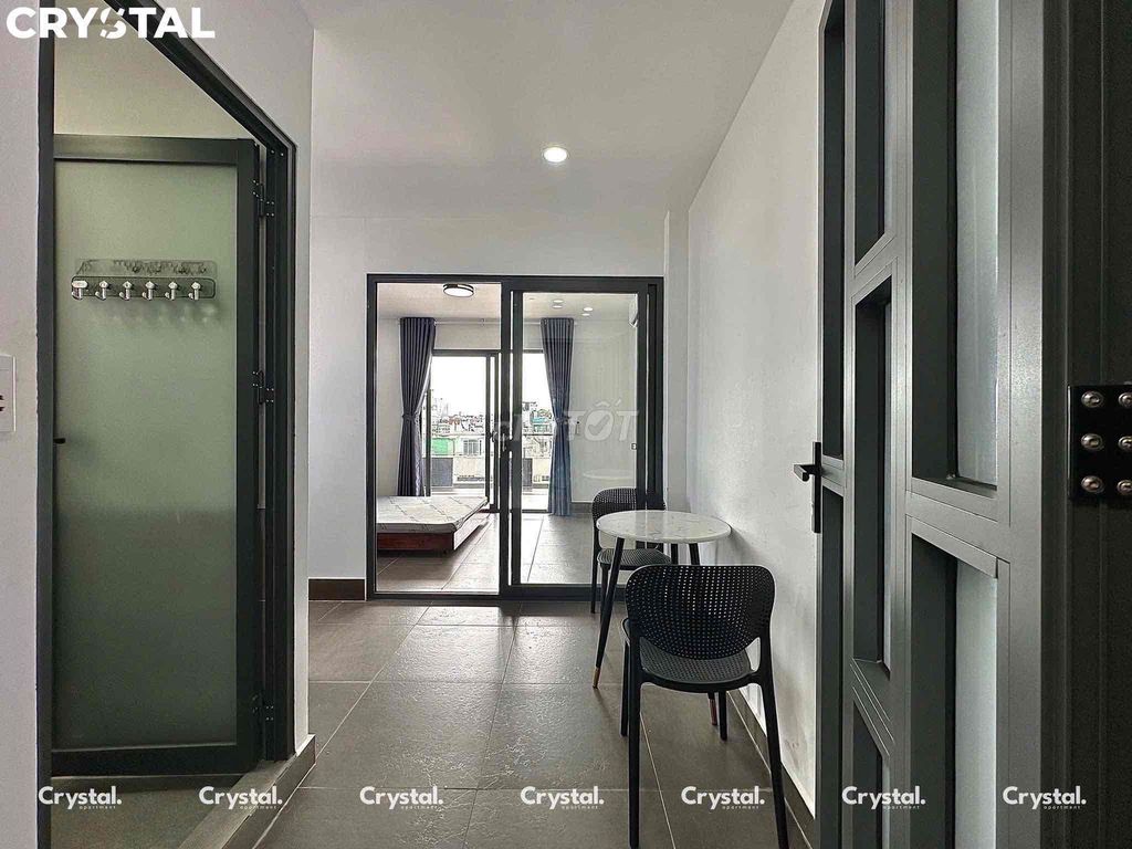 A full house service. A balcony bedroom, private washing machine.