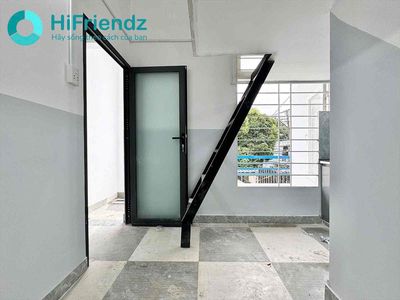 Rent a new 100 percent cheap room - open window at the center of the bth