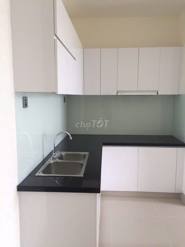 We'll rent The Park Residence. Two bedrooms. One bathroom. 63 M2 for 9 million.