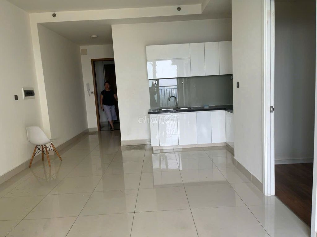We'll rent The Park Residence. Two bedrooms. One bathroom. 63 M2 for 9 million.