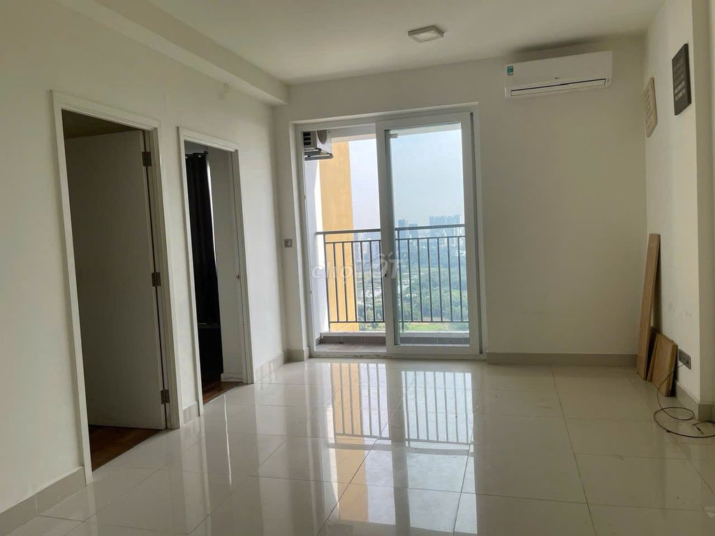 We'll rent The Park Residence. Two bedrooms. One bathroom. 63 M2 for 9 million.