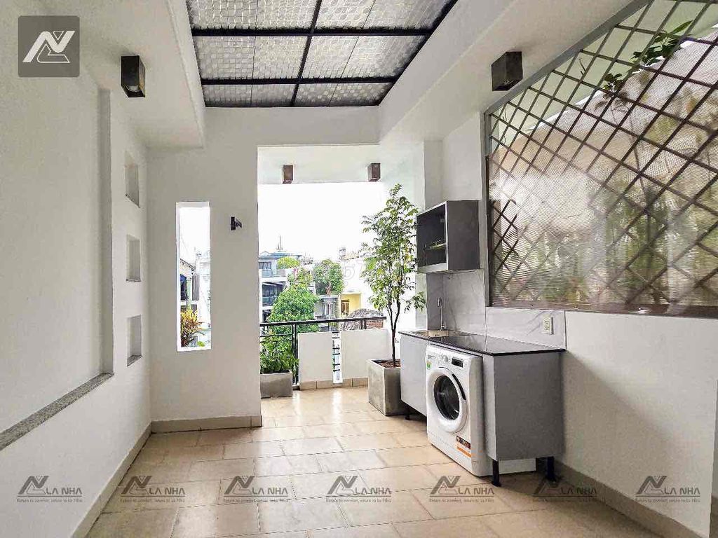 A super open balcony bedroom, Tân Sơn Nhì private washing machine.