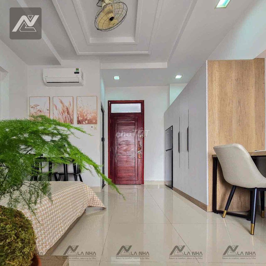 A super open balcony bedroom, Tân Sơn Nhì private washing machine.