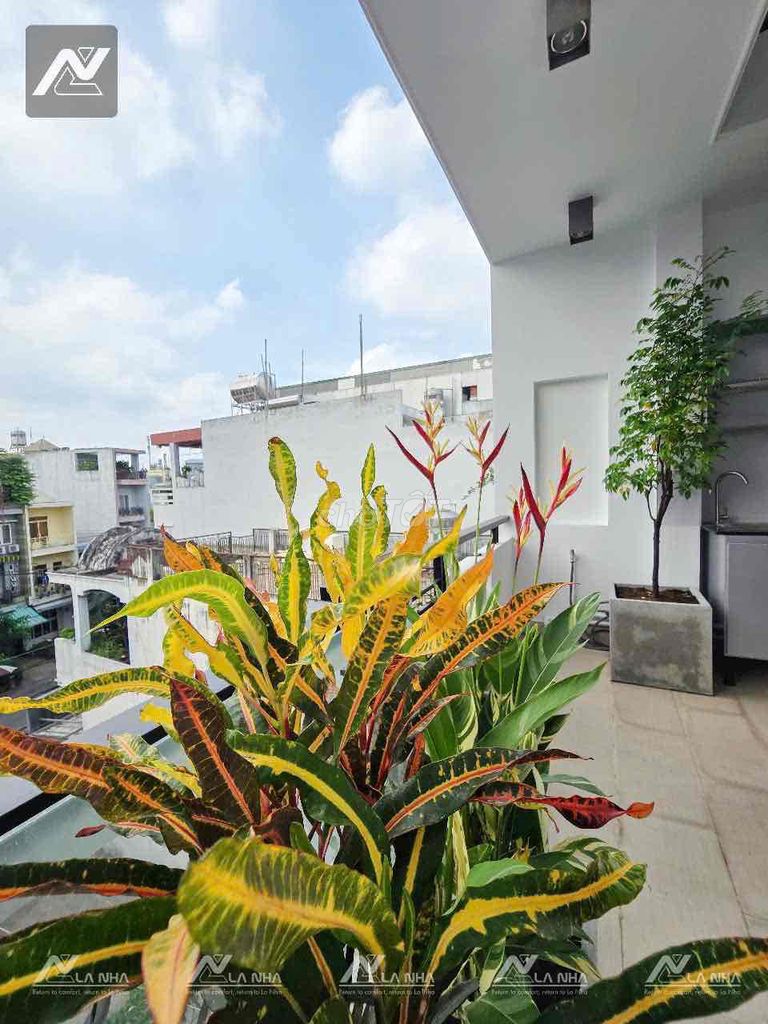 A super open balcony bedroom, Tân Sơn Nhì private washing machine.