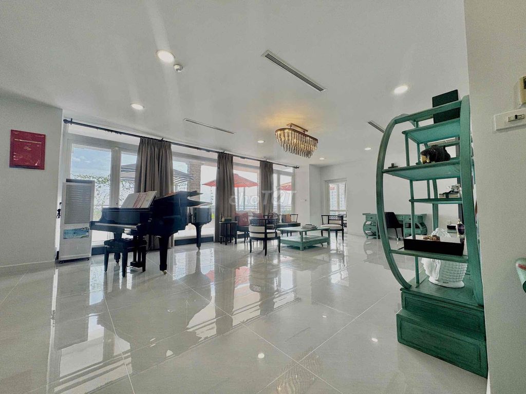penthouse Cao ốc Phú Nhuận Gardens - 200 M2 - high-level furniture available
