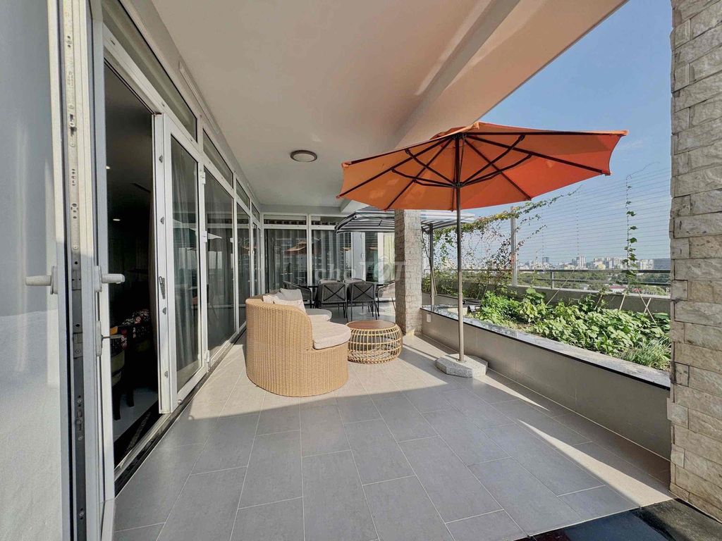penthouse Cao ốc Phú Nhuận Gardens - 200 M2 - high-level furniture available