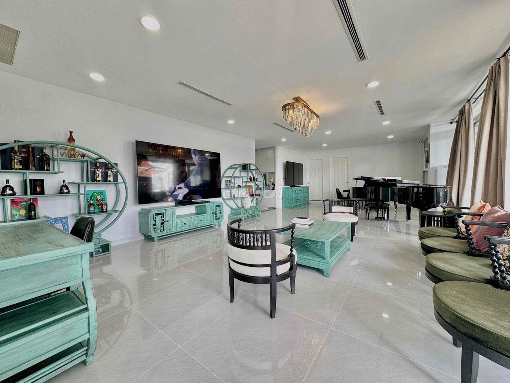penthouse Cao ốc Phú Nhuận Gardens - 200 M2 - high-level furniture available