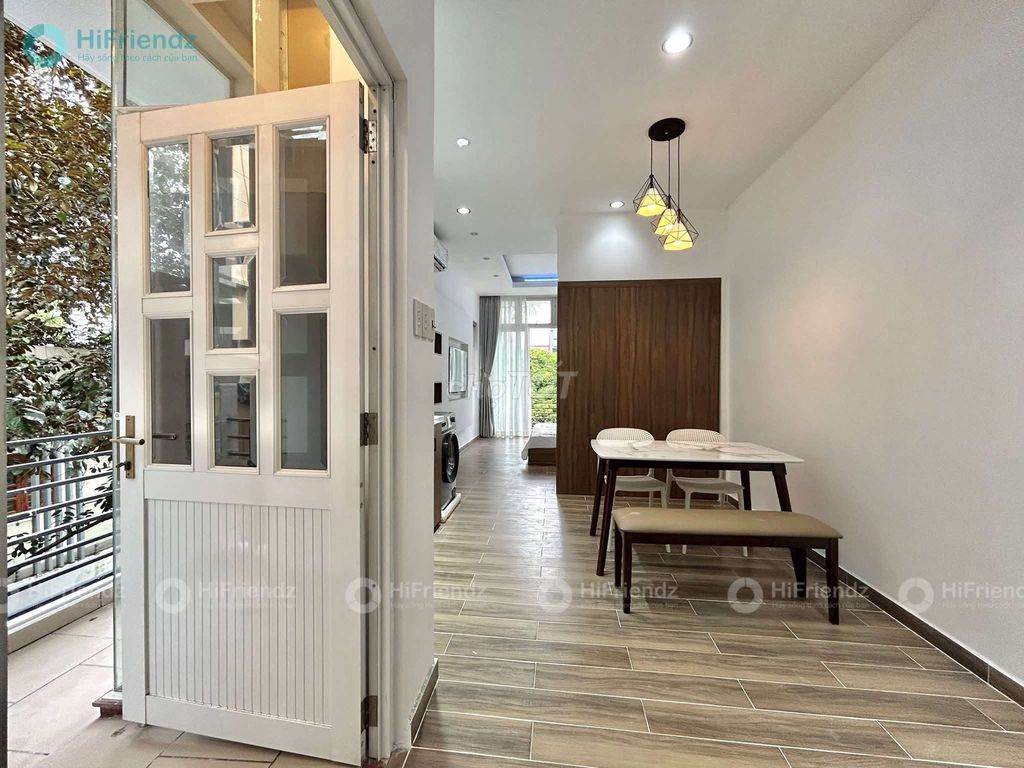Rent a balcony service apartment right in the center of Gò Vấp.