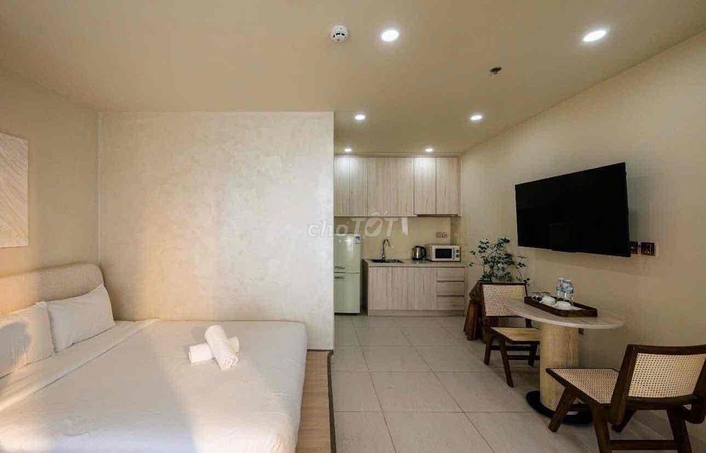 New Mini Home, Beautiful, Beautiful White Toe - Able