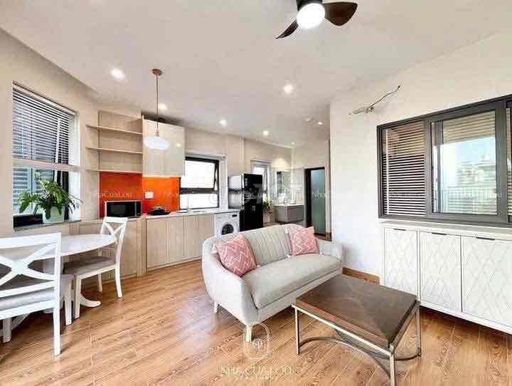 The service room system. A high-end bedroom near the park.